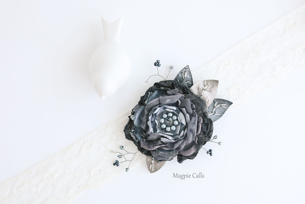 "Zoe" silver and charcoal floral comb