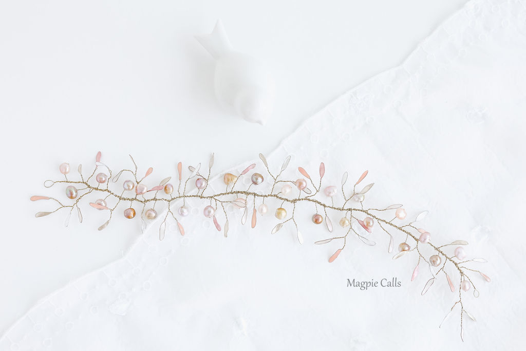 "Chelsea" hairvine with freshwater pearls